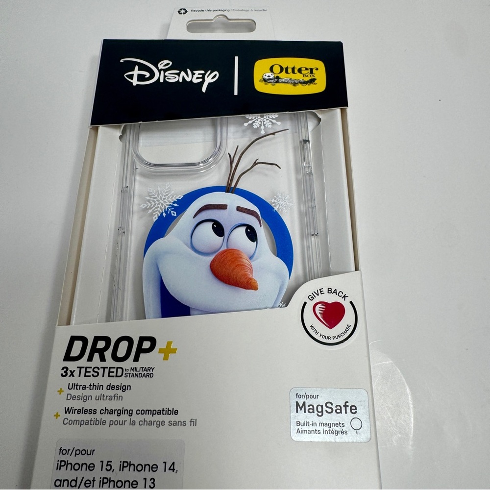 NWT Disney OtterBox Frozen Olaf phone case compatible with iPhone 15, 14, and 13